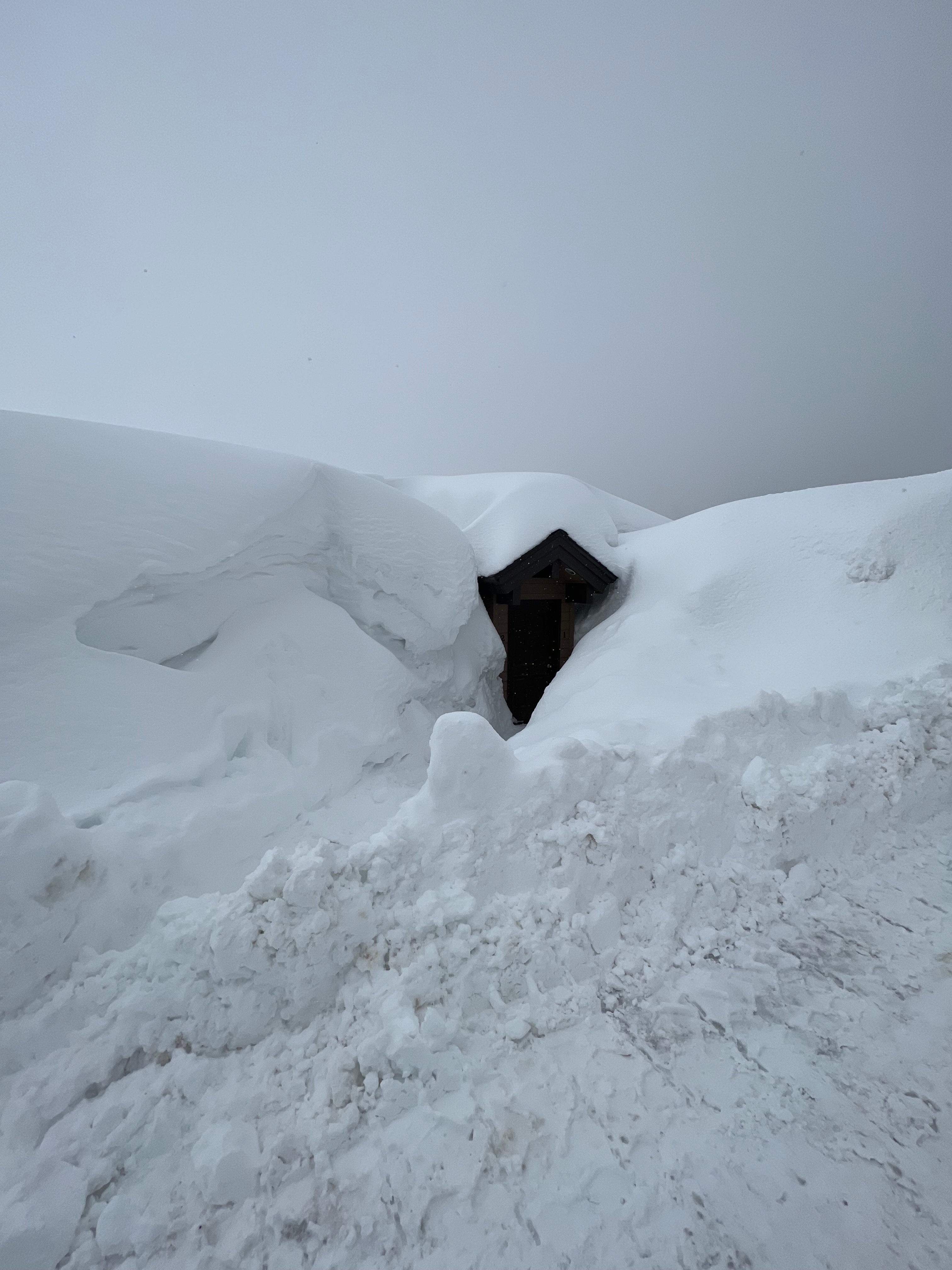 <p>Production order of goggles arrives in the US and the snowiest winter on record begins. </p>